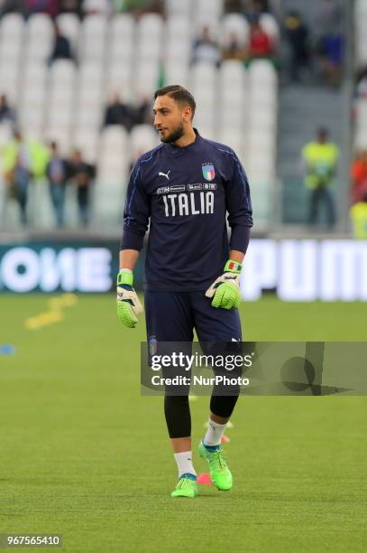 Gianluigi Donnarumma before the friendly football match between Italy and Holland at Allianz Stadium on June 04, 2018 in Turin, Italy. Final result:...