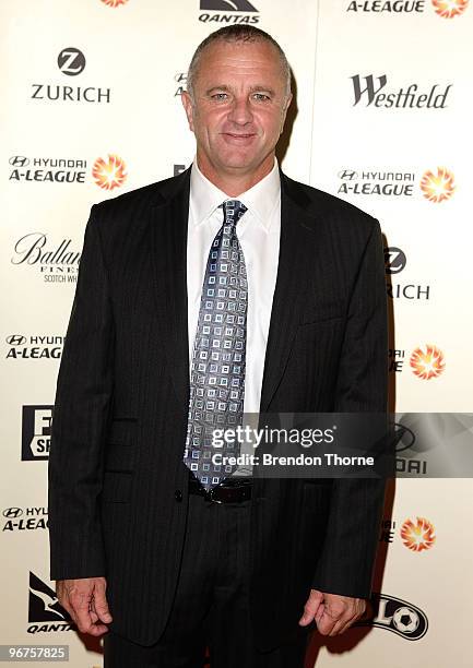 Mariners coach Graham Arnold arrives for the 2010 A-League Awards at The Ivy on February 15, 2010 in Sydney, Australia.