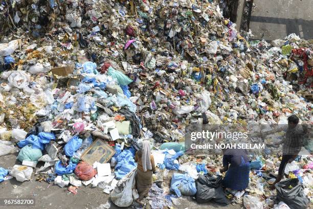 Indian Rag Pickers 776 Rag Picker Stock Photos, High-Res Pictures, and Images - Getty Images