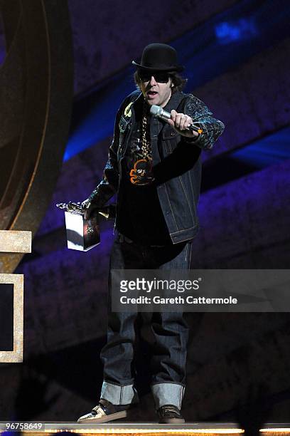 Jonathan Ross presents the 'International Female Solo Artist Award' on stage at The Brit Awards 2010 at Earls Court on February 16, 2010 in London,...