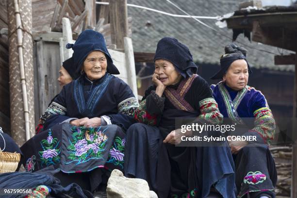 Chine, province du Guizhou, village de Langde, ethnie des Long Skirt Miao en habits traditionnels. China,Guizhou province, Langde village, Long Skirt...