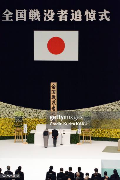 Empereur Akihito et l'imperatrice Michik assistent a la ceremonie marquant le 68eme anniversaire de la fin de la 2eme guerre mondiale au Nippon...