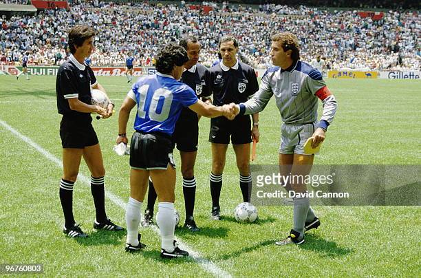 Diego Maradona of Argentina shakes hands with Peter Shilton of England before the 1986 FIFA World Cup Quarter Final on 22 June 1986 at the Azteca...