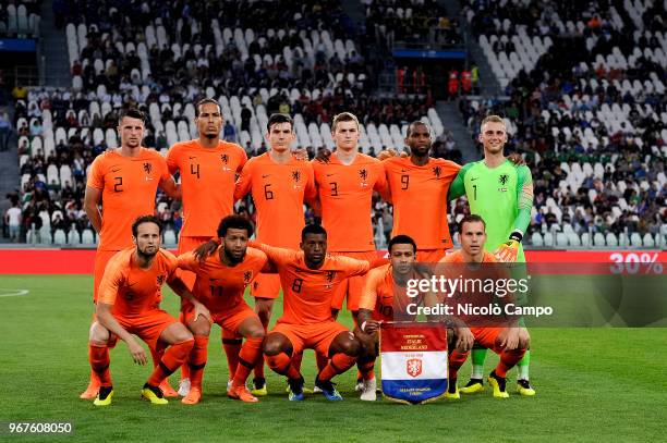 Players of Netherlands pose for a team photo prior to the International Friendly football match between Italy and Netherlands. The match ended in a...