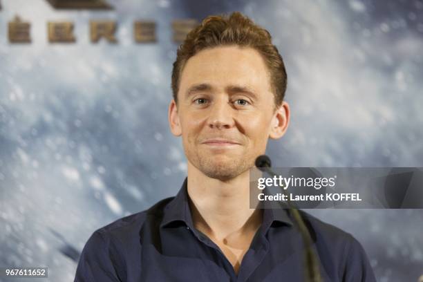 Tom Hiddleston assistent a la conference de presse du film 'Thor, le monde des tenebres' le 24 octobre 2013 a l'hotel Park Hyatt Vendome, Paris,...