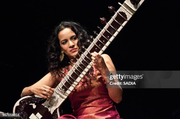 Anoushka Shankar en concert live sur la scene de la Cigale le 22 octobre 2013, Paris, France.