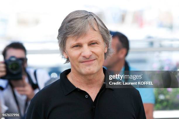 Actor Viggo Mortensen attends the 'Captain Fantastic' photocall during the 69th Annual Cannes Film Festival on May 17, 2016 in Cannes, France.
