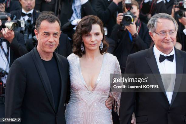 Juliette Binoche attends 'The Last Face' Premiere during the 69th annual Cannes Film Festival at the Palais des Festivals on May 20, 2016 in Cannes,...