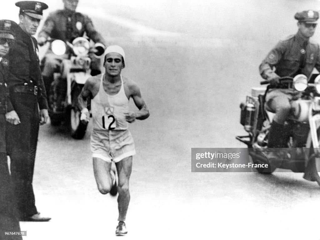 Le marathonien argentin Zabala remporte le marathon olympique