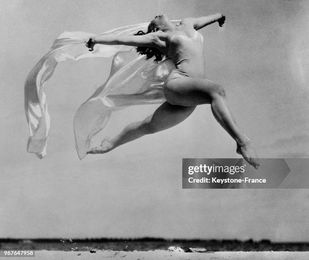 La danseuse et actrice Sally Rand, aux Etats-Unis, le 27 février 1936.