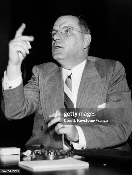 Fritz Kuhn, leader du Bund germano-américain ou Fédération germano-américaine , interrogé par la Commission Dies à Washington aux Etats-Unis, le 17...