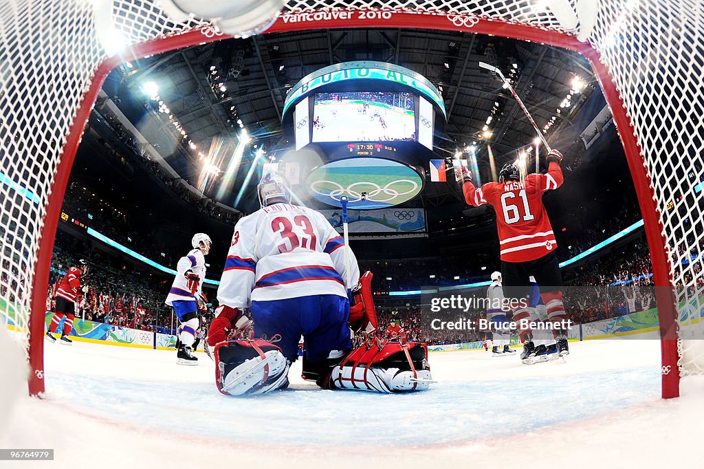 Ice Hockey - Day 5 - Canada v Norway