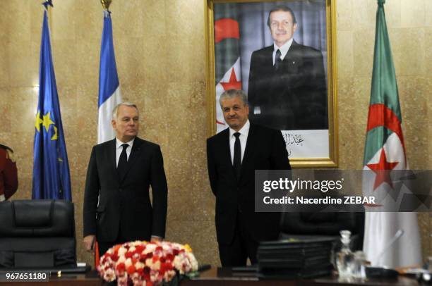 Le premier ministre francais Jean Marc Ayrault rencontre son homologue algerien Abdelmalek Sellal le 16 decembre 2013 a Alger, Algerie. Jean Marc...