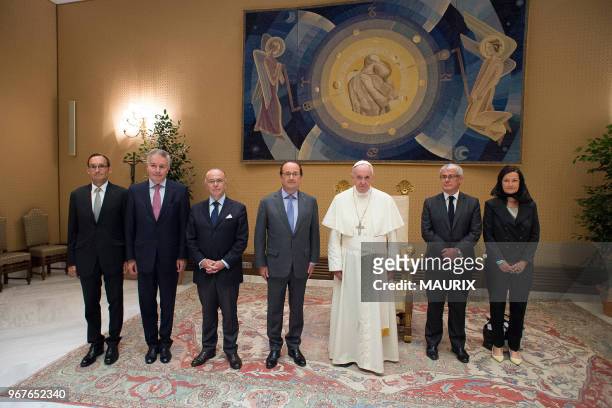 Le pape François a accorde une audience privée à la résidence Santa Marta au Vatican au président François Hollande le 17 aout 2016 trois semaines...
