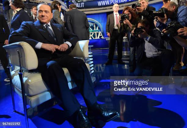 Ancien Premier Ministre italien Silvio Berlusconi est l'invite special du show TV 'Porta a Porta' le 21 mai 2014, Rome, Italie.
