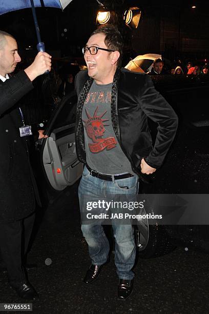 Alan Carr arrives for The Brit Awards 2010 at Earls Court on February 16, 2010 in London, England.