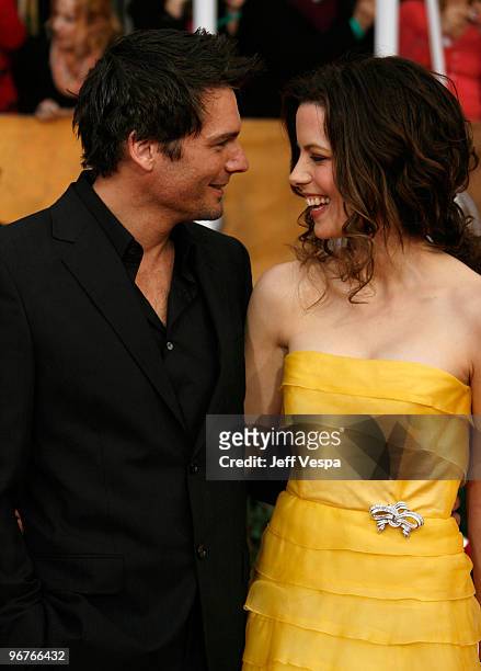 Actors Len Wiseman and Kate Beckinsale arrive to the 14th Annual Screen Actors Guild Awards at the Shrine Auditorium on January 27, 2008 in Los...