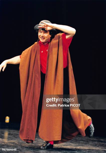 Michel Boujenah sur scène à l'Olympia le 13 décembre 1994 à Paris, France.