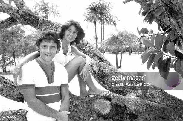Sacha Distel et sa femme Francine en vacances au Brésil le 25 octobre 1978.