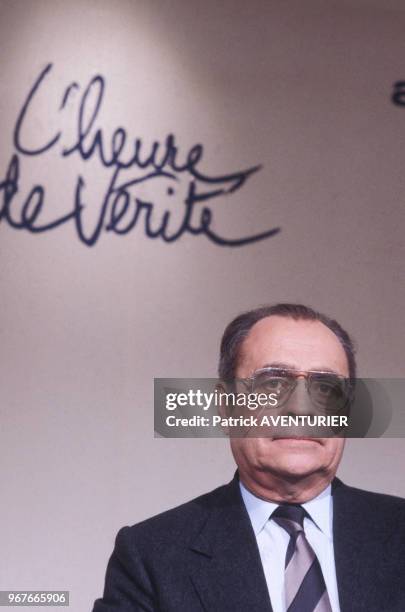 Pierre Bérégovoy invité de l'émission de télévision 'LHeure de vérité le 20 novembre 1985 à Paris, France.