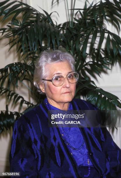 Carlos et sa mère Françoise Dolto à Paris le 14 janvier 1988, France.