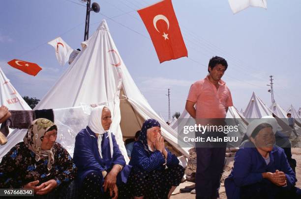 Réfugiés turcs de Bulgarie dans le camp de Basin le 25 juin 1989 en Turquie.