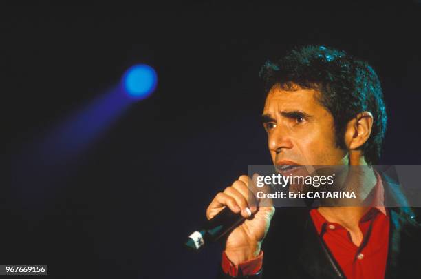 Julien Clerc en concert au Printemps de Bourges le 18 avril 1998, France.