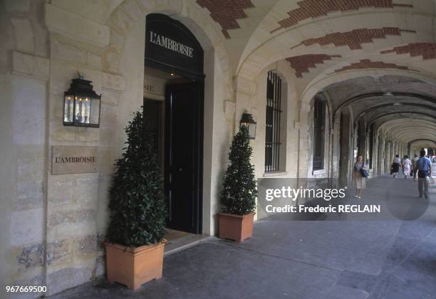 Restaurant gastronomique L'Ambroisie situé place des Vosges, 24 juillet 1988, Paris, France.