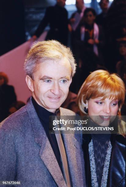 Bernard Arnault et son épouse Hélène lors du défilé Haute-couture Printemps-Eté 1999 de la maison Givenchy le 17 janvier 1999 à Paris, France.