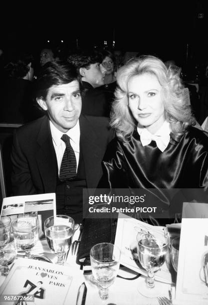 Michèle Torr et son mari Jean Vidal lors d'un gala le 26 novembre 1982 à Paris, France.