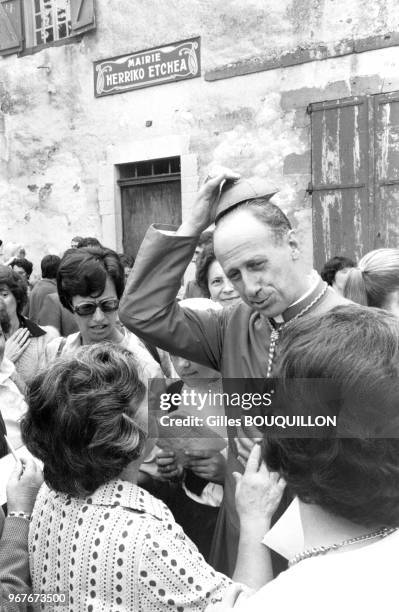 Monseigneur Roger Etchegaray dans son village natal d'Espelette le 30 septembre 1979, France.