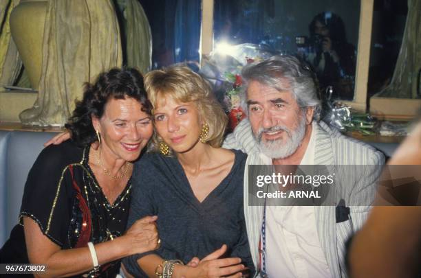 Fiona Gélin et ses parents Sylvie Hirsch et Daniel Gélin au Festival de Cannes le 23 mai 1986, France.