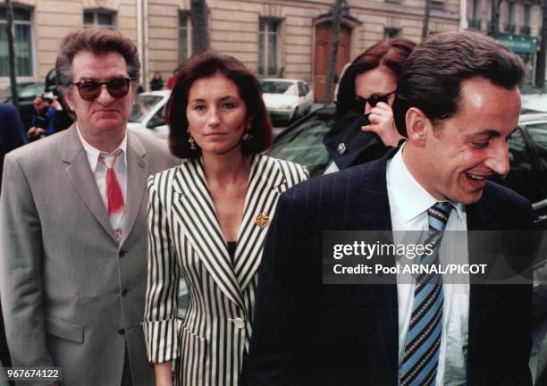 Eddy Mitchell, Cecilia Sarkozy et Nicolas Sarkozy au mariage de Johnny et Laeticia Hallyday à Neuilly-sur-Seine le 25 mars 1996, France.