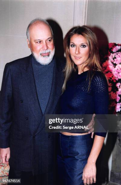 Portrait de René Angelil, producteur et de son épouse la chanteuse québécoise Céline Dion à l'hôtel Bristol pour la sortie de l'album' All the way'...