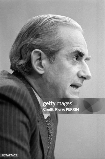 Alain Peyrefitte invité à Europe 1 à Paris le 31 janvier 1982, France.