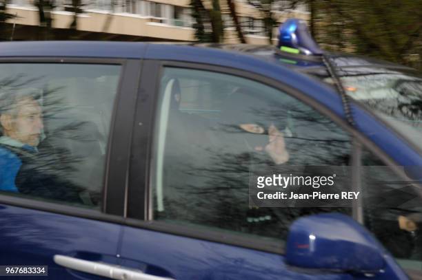 Le tueur en série dans une voiture de police Charleville-Mézières le 28 mars 2008, France.