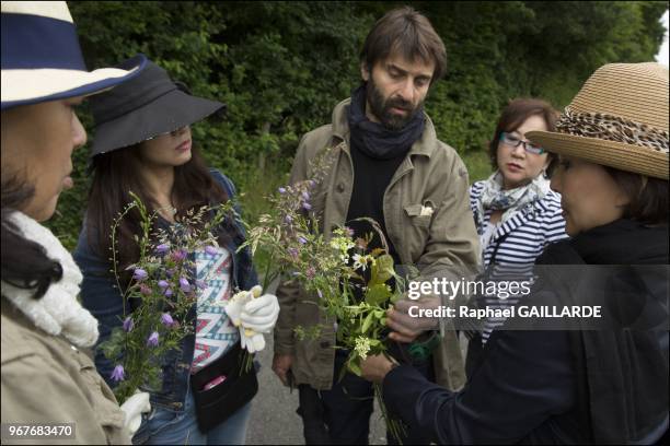 Karl Fuche, fleuriste cheri des Japonaises a Bizou le 29 juin 2013 dans le Perche, France. Ce matin au coeur de la campagne Percheronne, Karl...