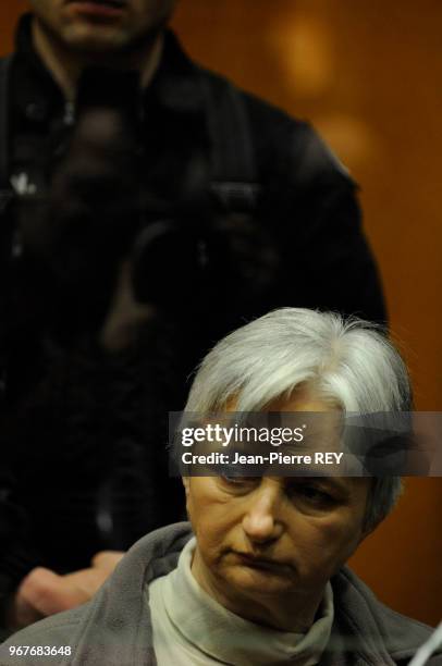 La compagne du tueur en série dans le boxe des accusés au tribunal de Charleville-Mézières le 28 mars 2008, France.