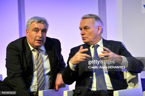 Le Premier ministre Jean-Marc Ayrault aux cotes de Frederic Cuvillier Ministre delegue en charge des Transports, de la Mer et de la Peche, lors de...