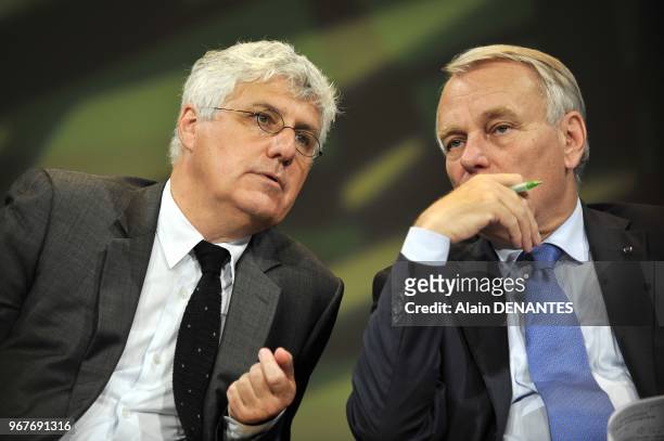 Le premier ministre francais Jean-Marc Ayrault et Philippe Martin, ministre de l'ecologie, du developpement durable et de l'energie au Sommet...