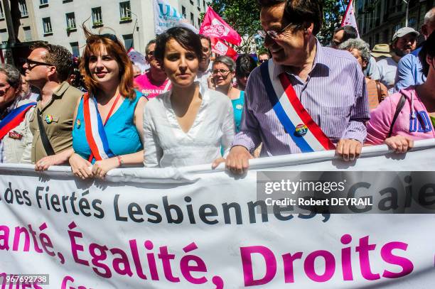 Najat Vallaud Bellkacem lors d'un défilé de la gaypride le 16 Juin 2012 à Lyon, France.
