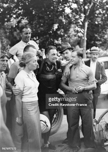 Le cycliste belge Aerts, vainqueur de la 10e étape, après son arrivée à Nice, France le 15 juillet 1935.