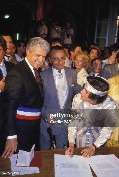 Mariage d'Yves Mourousi et de Véronique Audemard d?Alançon le 28 septembre 1985 à Nîmes, France.