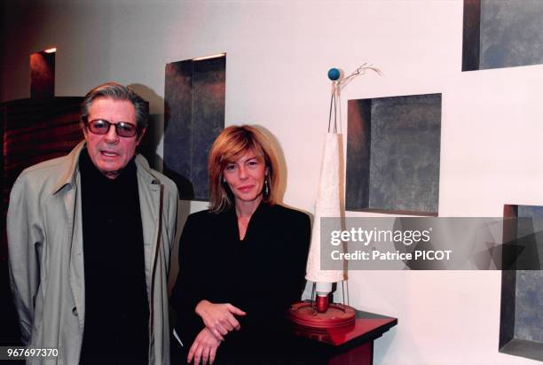 Portrait de la sculptrice Barbara Mastroainni avec son père l'acteur italien Marcello Mastroianni lors d'une exposition de ses oeuvres le 28...