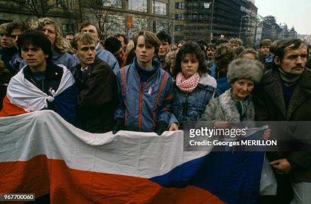 Manifestations pour la démocratie le 24 novembre 1989 à Prague en République tchèque.
