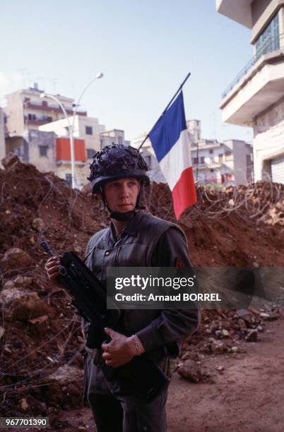 Parachutiste français le 20 mars 1984 à Beyrouth, Liban.