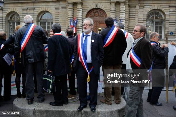 Cette manifestation des maires ruraux a pour but de rappeller au gouvernement que la démocratie de proximité permet de répondre au plus près, au plus...