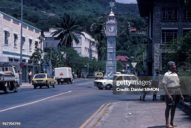 Horloge de Victoria le 20 novembre 1982 à Victoria aux Seychelles.