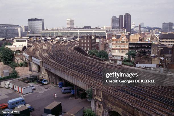 Voies ferrées désertes lors de la grève des cheminots londoniens le 18 juillet 1989 à Londres, Royaume-Uni.