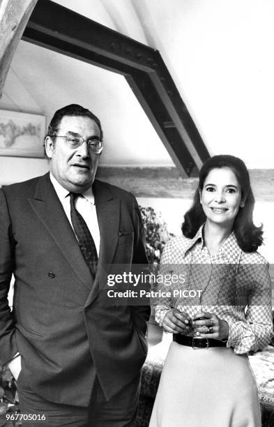 Léon Zitrone et Marie-Josée Nat chez elle à Paris le 13 juin 1974, France.